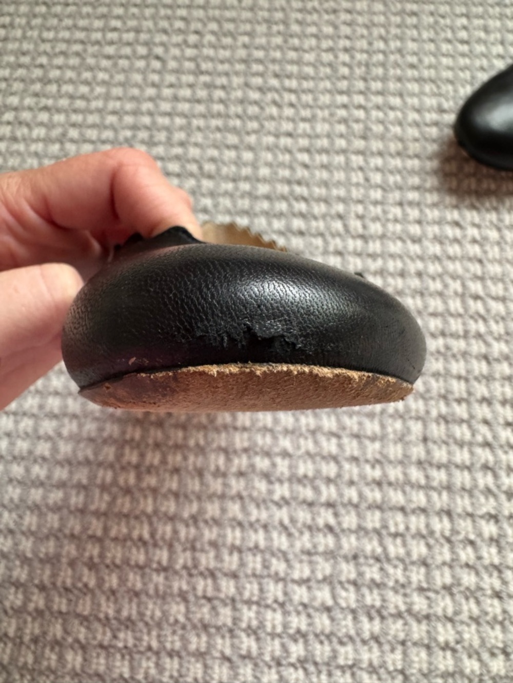 Chloe Black Scallop-Edge Leather Ballet Flats - Picture 3 of 7
